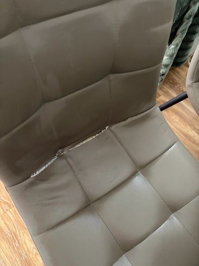 table & 4 chairs