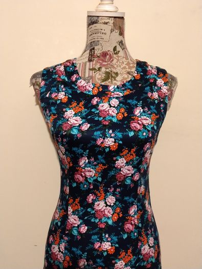 Beautiful Floral Dress, New with tags