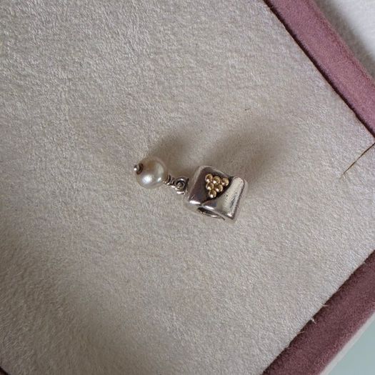 Pandora dangle pearl and 14k gold grapevine charm in great condition