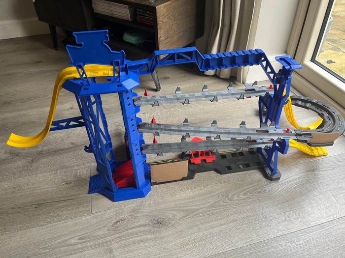 Monster Jam Garage Playset