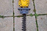 Dynamic DH27 hedge trimmer