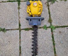Dynamic DH27 hedge trimmer