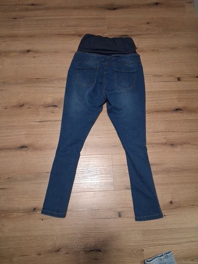 Maternity ripped jeans size 14