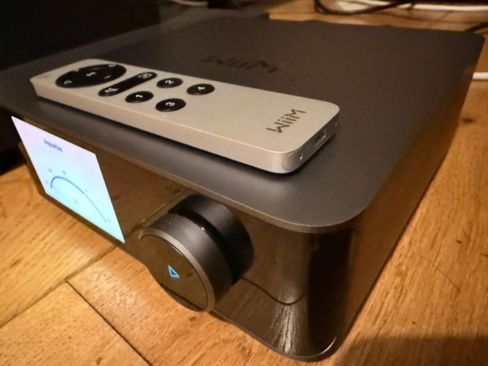 KEF R3 Meta Speakers, KC62 Subwoofer, WiiM Amp Ultra & S3 Stands