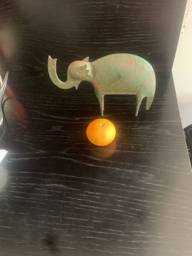 Metal elephant family