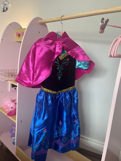 Girls Dress Up