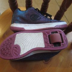 Heelys    Size 2