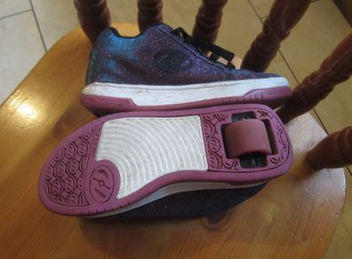 Heelys    Size 2