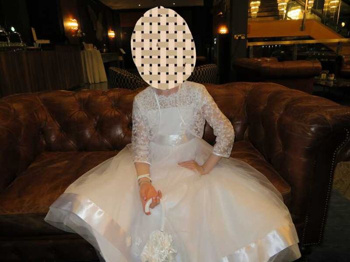 Communion Dress as good as new 120 euro.
