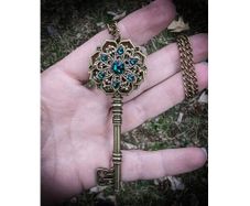 Beautiful Necklace with Emerald Green Stones