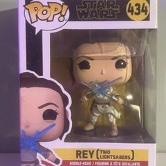Star Wars Rey With Two Lightsabers Funko Pop