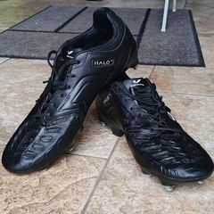 Concave football boots