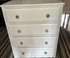 chest of drawers