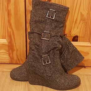 Wedge boots