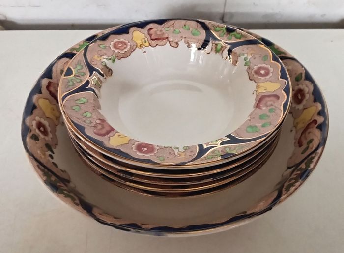 Arklow Pottery Dessert Bowl and Five Bowls