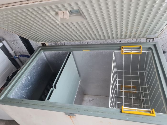 Chest freezer