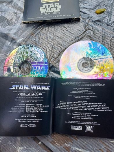 Star Wars A New Hope 1997 Special Edition 2-CD Soundtrack Holographic Box Set