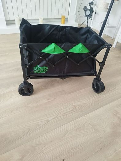 4 wheel camping wagon with wide wheels