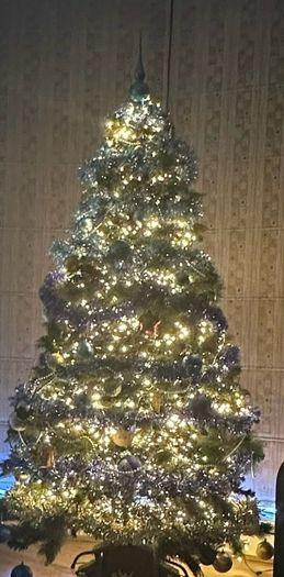 Christmas tree with 3000 led lights, ornaments