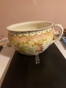 1920s chamber pot poatage available