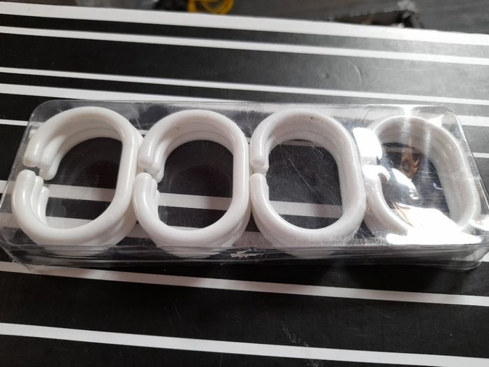 Shower Rings x 12. New. Free Postage!