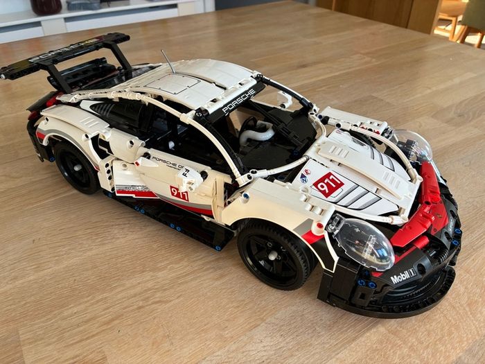 Lego Technic Porsche 911 RSR 42096