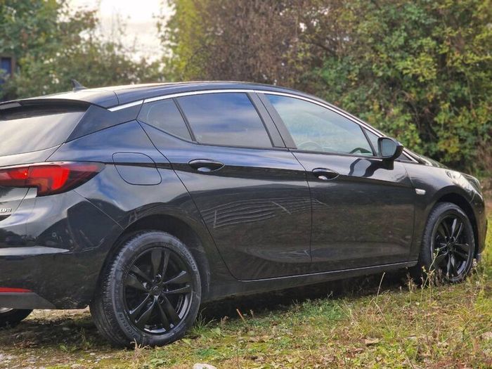 2016 Vauxhall Astra Blacked-out D-badge