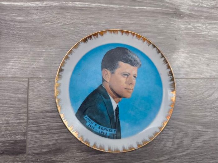 Vintage John F. Kennedy & Jackie Kennedy Commemorative Plates. Set of 2