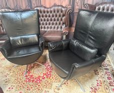2x leather swivel
