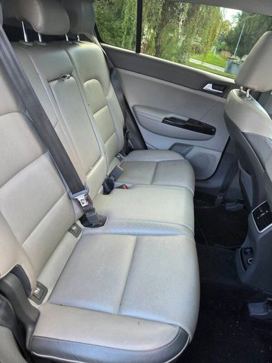 Kia sportage. Platinum. Huge Spec