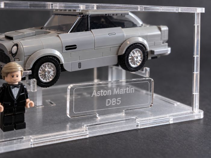Stackable Acrylic Display Case for LEGO Speed Champions Cars | Flat-Pack Dust Cover with Display Stand