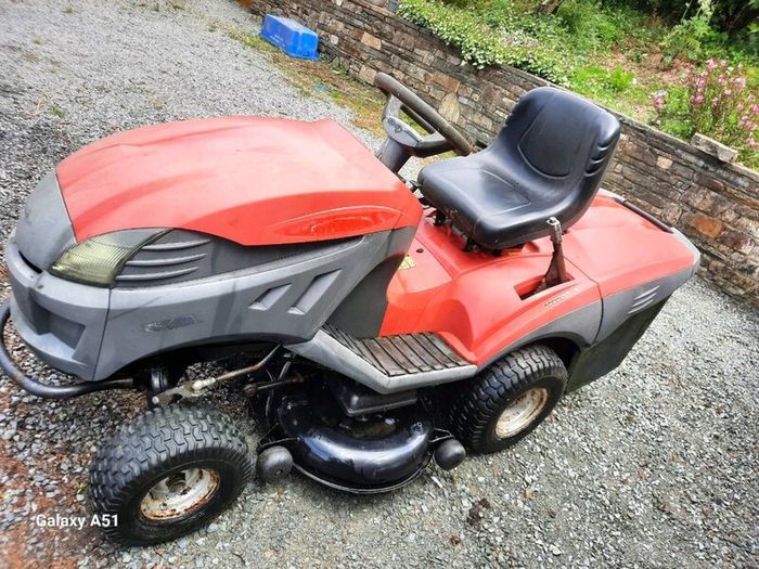 Castlegarden ride on mower