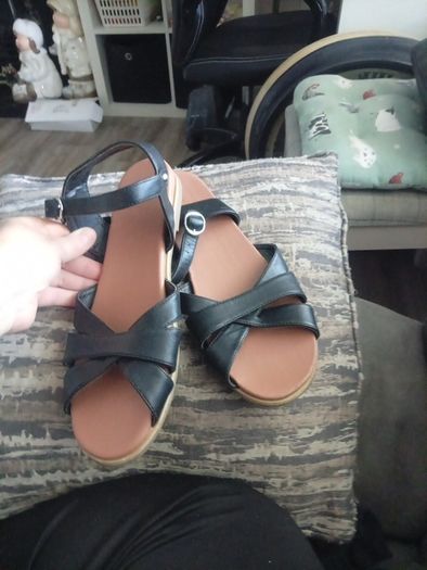 ladies sandals pairs  please see photos