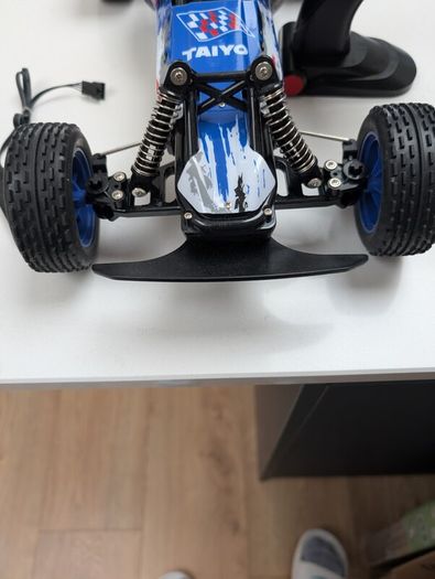 1:8 Taiyo Radio Control Trail Racer (Blue and White)