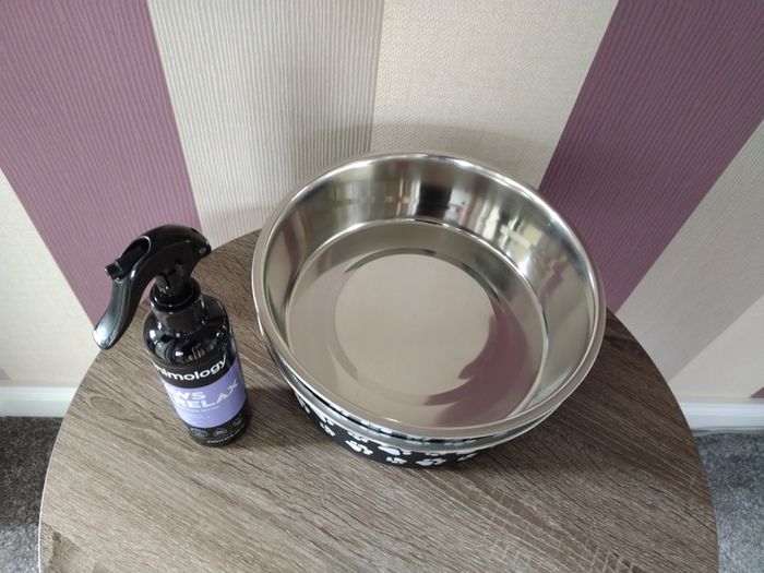 Set of x2 Stainless Steel Dog Feeder/ Drinking Bowls