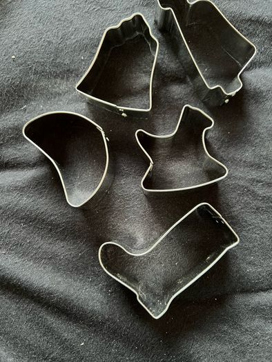 5 Xmas biscuit cutters