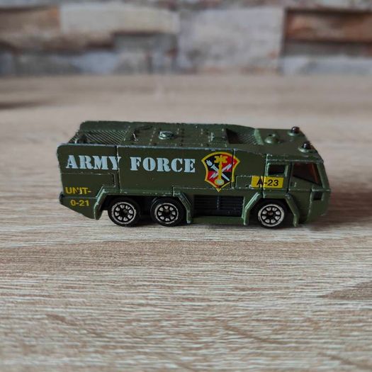 7 small toy cars