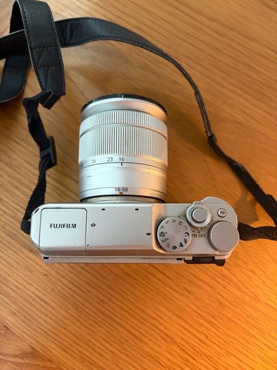 Fujifilm X-a10