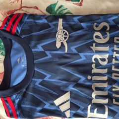 arsenal away jerseys sizes L and XL