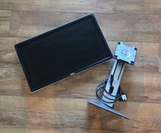 Dell P2214H 21.5-inch flat-panel monitor with stand