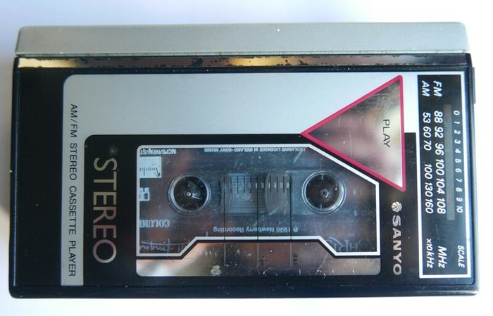 Vintage Sanyo Mgr60 Personal Stereo - Radio Cassette Player Collectable (works Well)