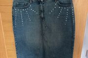 Denim skirt with diamonds