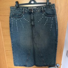Denim skirt with diamonds