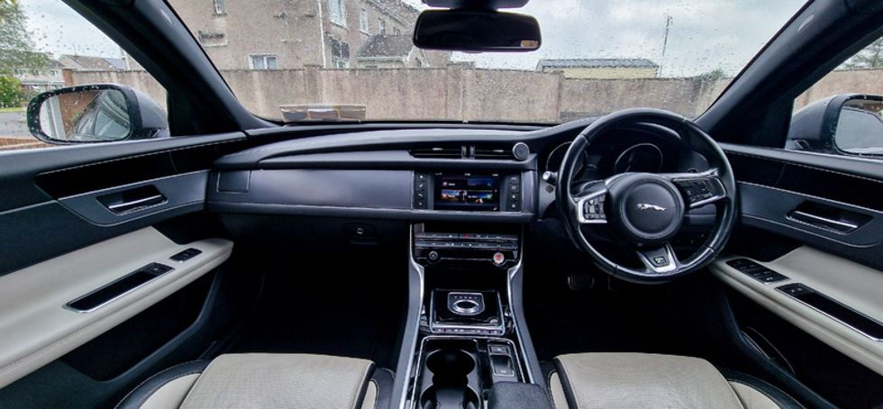 2016 Jaguar Xf | New Timing Chains & Service! | Excellent Condition | Full Leather | R-sport Prestige Luxury Trim