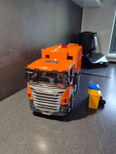 Garbage Truck