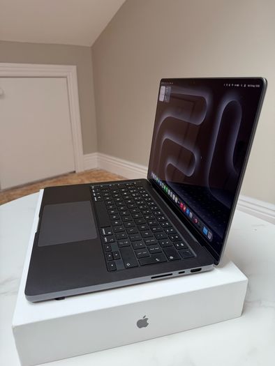 Apple MacBook Pro 14 M5 16GB 512GB AppleCare Dec'28