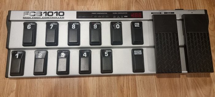 Behringer FCB1010