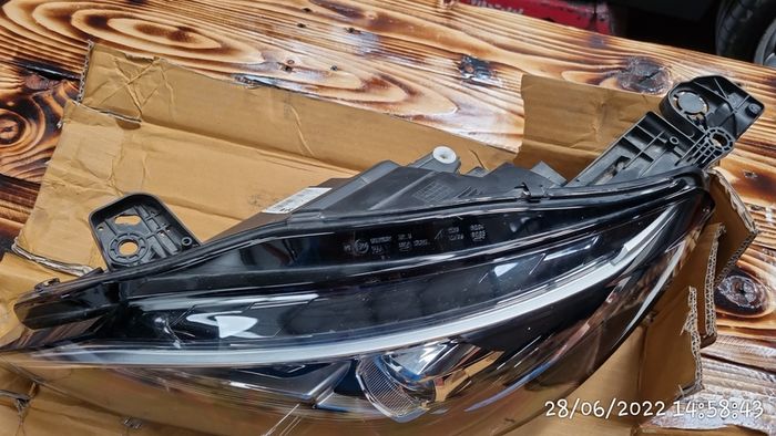 Peugeot 206  - Front Left Head Lamp