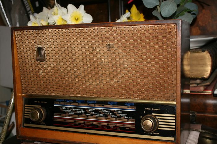 Antique Radio (In working order )