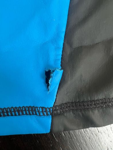 Rooster Aqua Fleece Spray Top